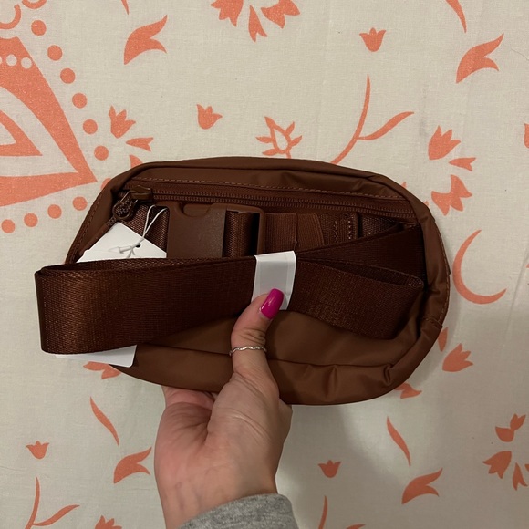 BRAND NEW WITH TAGS! LULULEMON ATHLETICA everywhere belt bag - ancient copper - Picture 2 of 5
